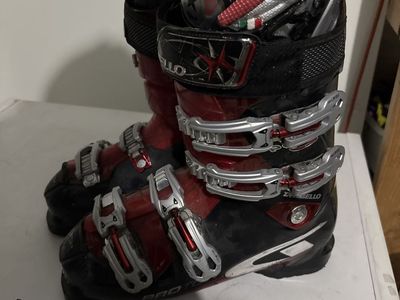 Men’s size 8.5 mondo 26.5 Dalbello ski boots