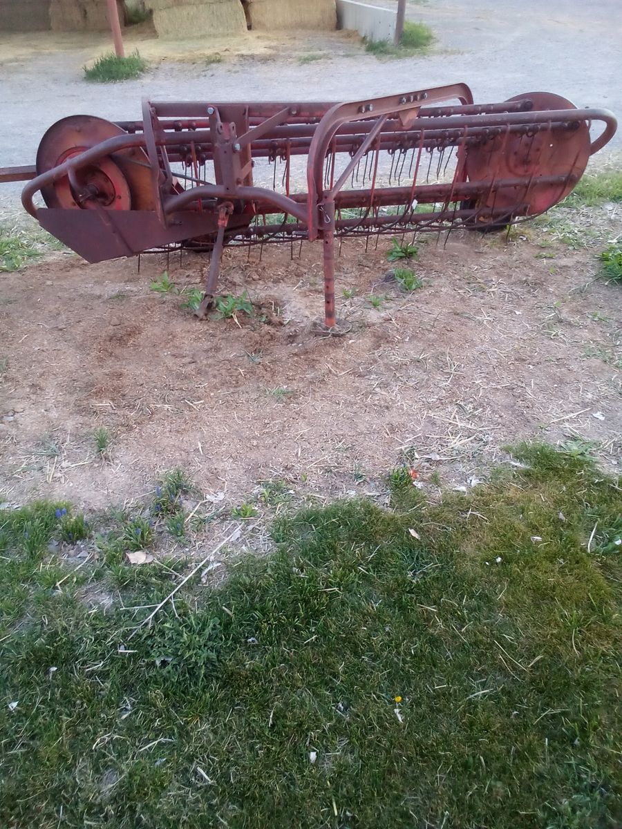 Massey Ferguson hay rake