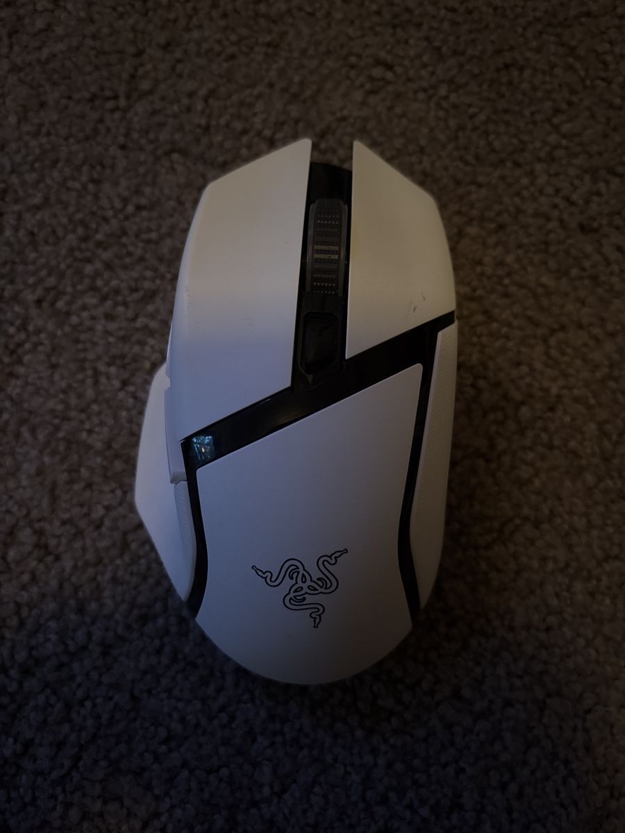 Razer Basilisk Ultimate Wireless Gaming Mouse - White - Excellent Condition