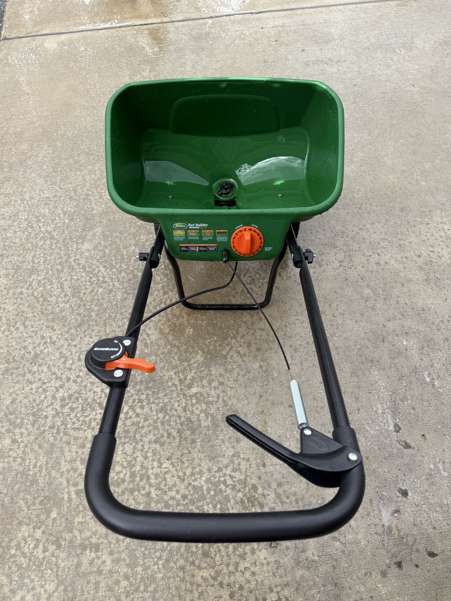 Fertilizer Spreader