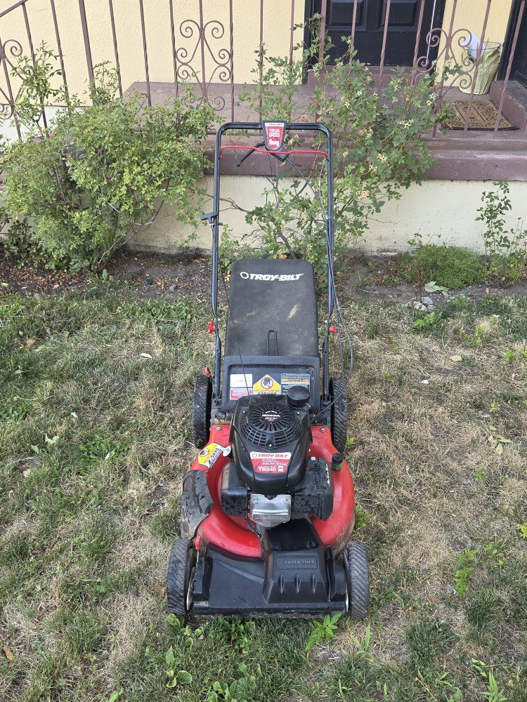 Troy-Bilt TB240 Self-Propelled Gas Lawn Mower with Honda Engine & Bag