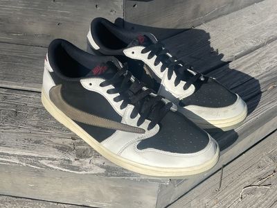 Jordan 1 Low Travis Scott Olive