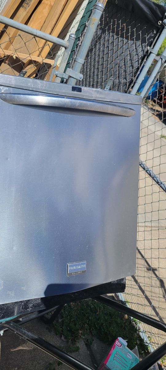 Frigidaire gallery dishwasher