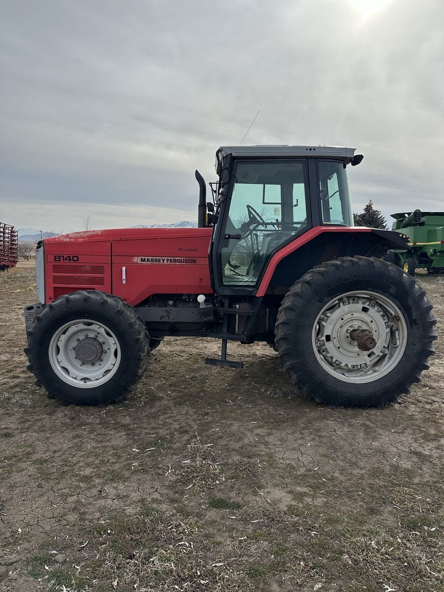 Massey 8140