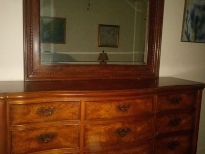 Thomasville Burlwood Dresser w Mirror