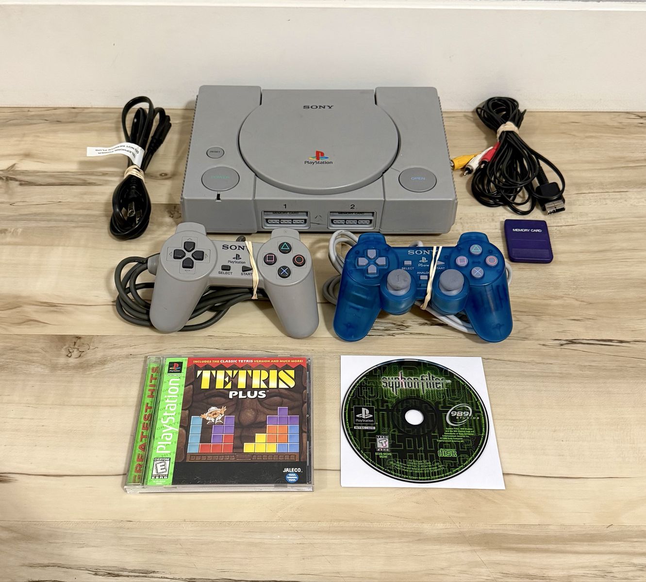 Sony PS1 SCPH-7001 Bundle