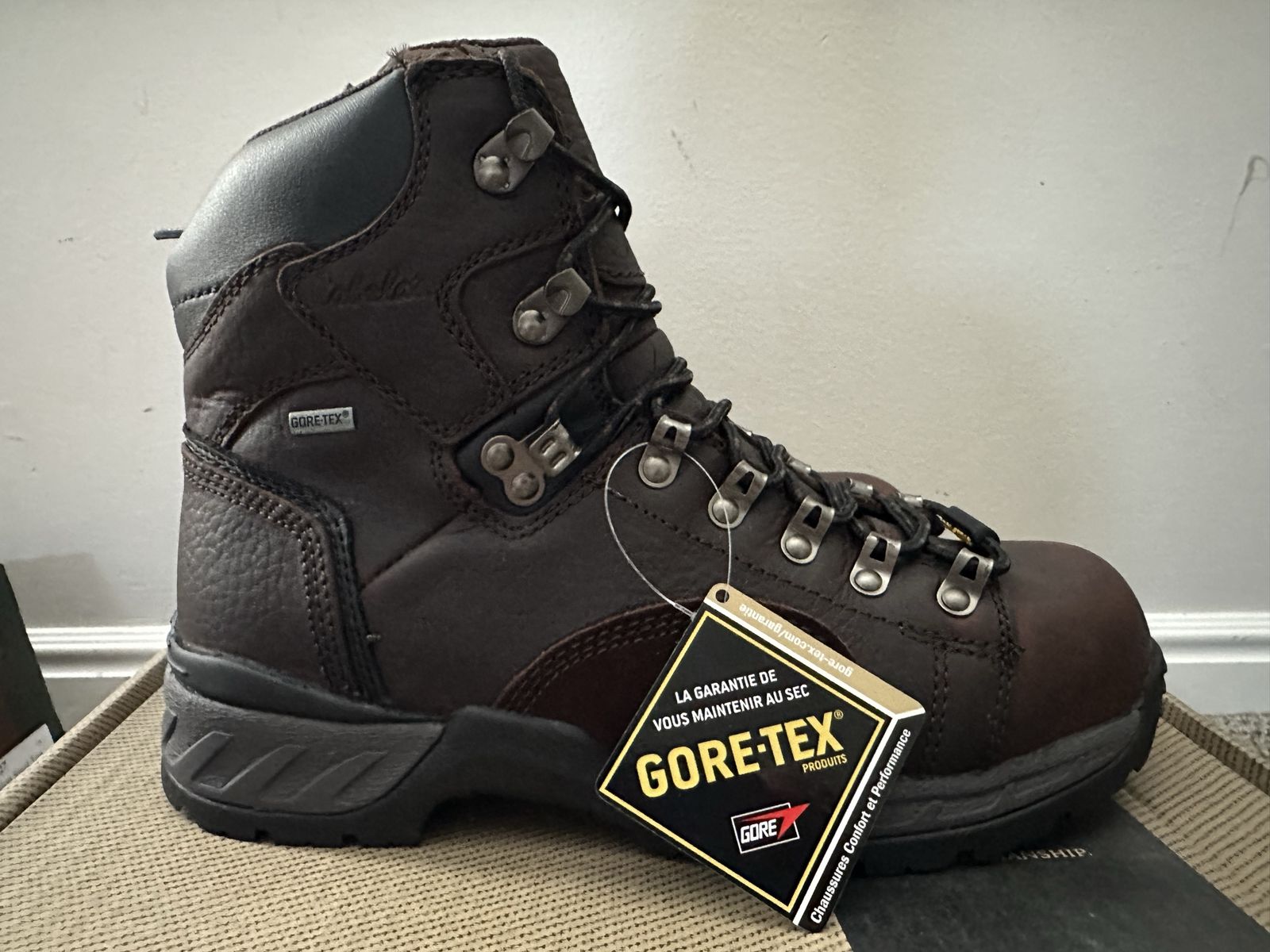 Cabela's Roughneck S.A.W. Gore-Tex boots. Men's size 8 Women's size 9