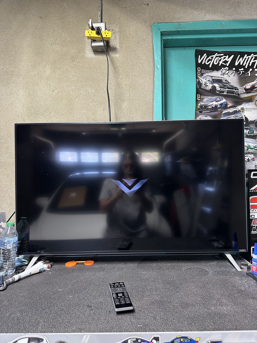 *FREE* Vizio 43” 1080p TV