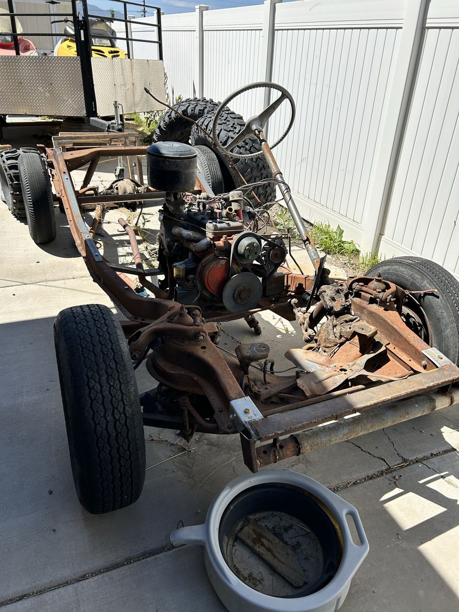 Running Studebaker flathead 6 with 3 speed transmission and modified frame