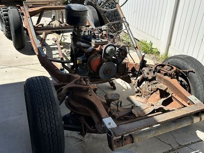 Running Studebaker flathead 6 with 3 speed transmission and modified frame