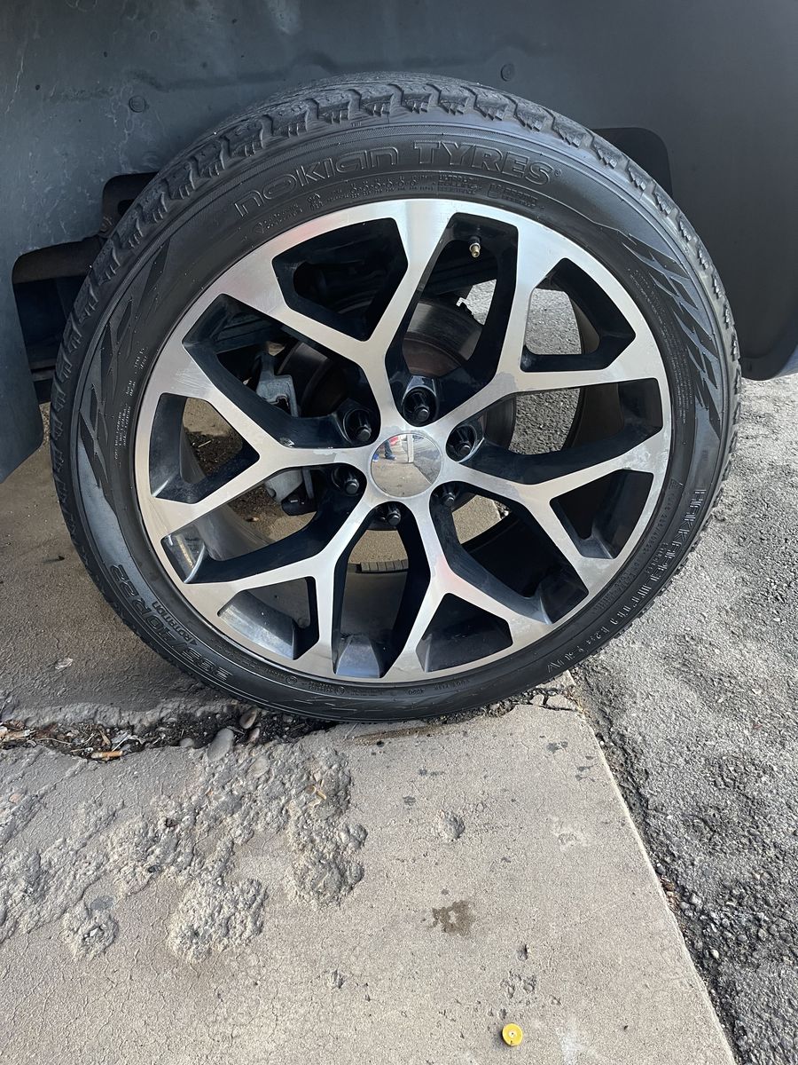 22 wheels snowflakes