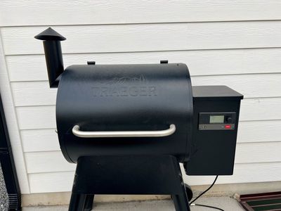 Traeger Pro 575 WiFIRE Wood Pellet Grill and Smoker - Black