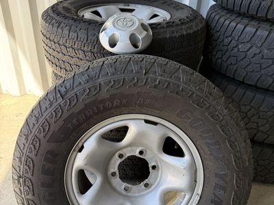 Good year wrangler tires (265/70R17)