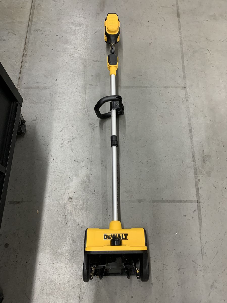 DEWALT 10 in. 20-Volt MAX Battery Powered Snow Shovel Snow Thrower with Adjustable Direction and Telescopic Handle-Tool Only