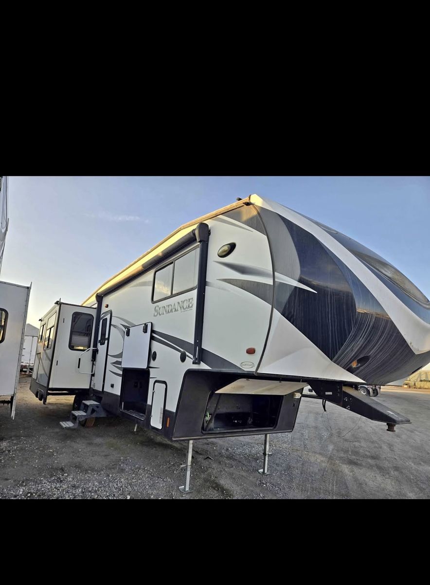 2018 heartland Sundance 5th wheel