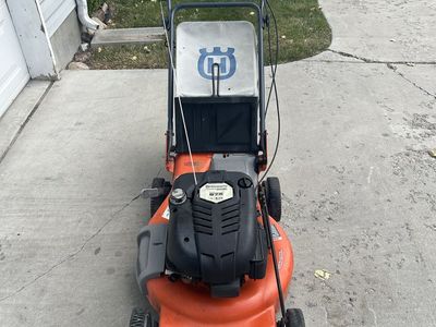 Husqvarna Self-Propelled Lawn Mower 190cc Briggs & Stratton Engine - Freshly Tuned Up