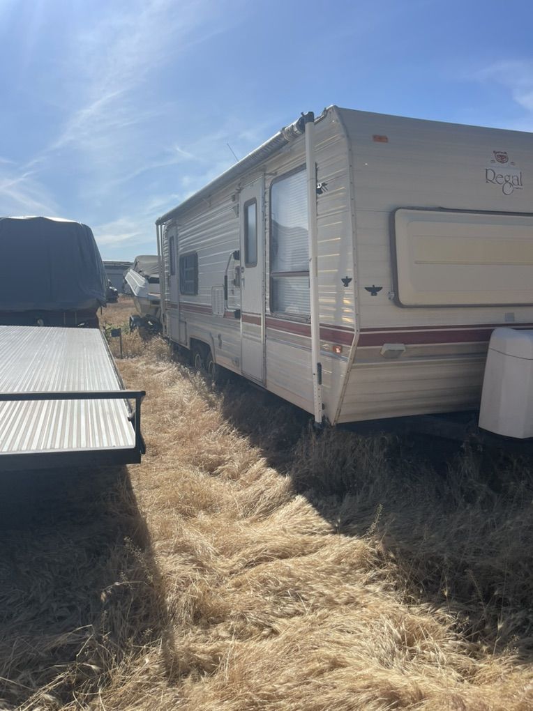 21' Travel Trailer