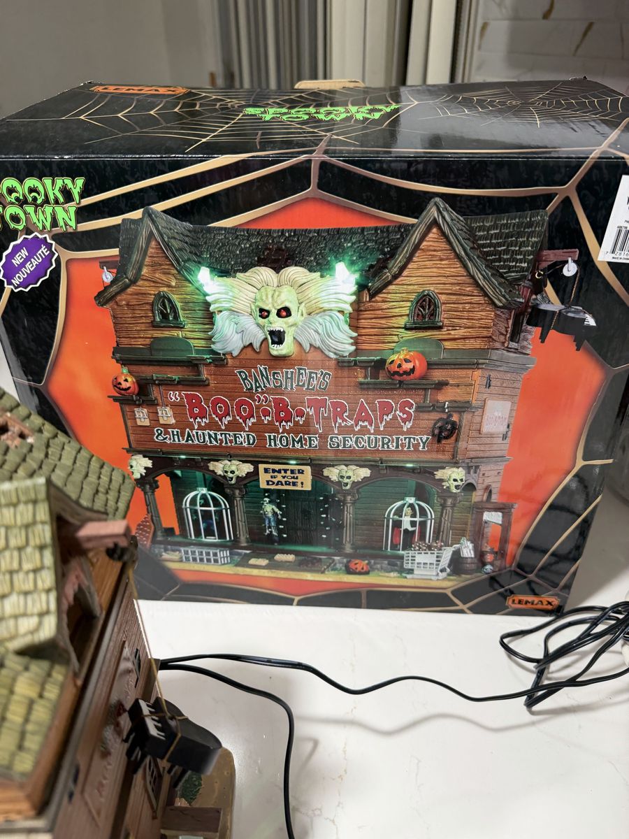 Lemax Spooky Town Banshee's Boo-B-Traps & Haunted Home Security