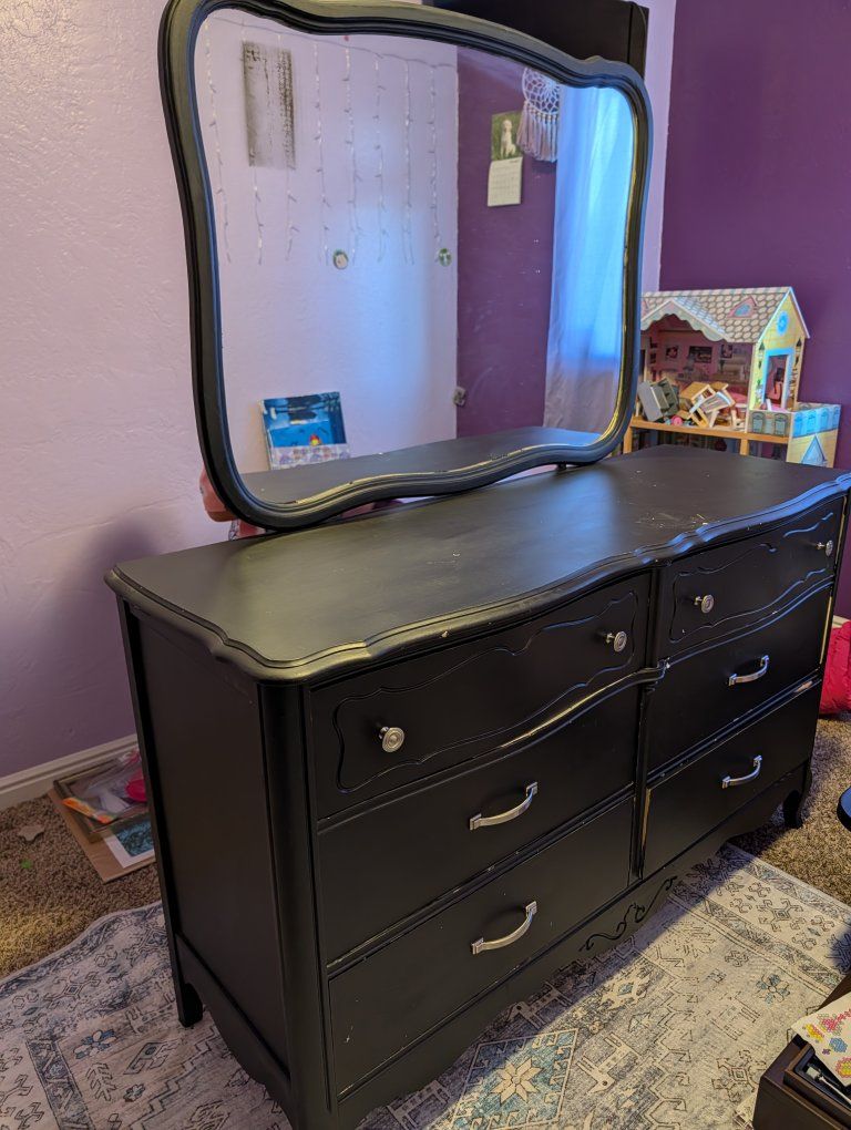 dresser with mirror