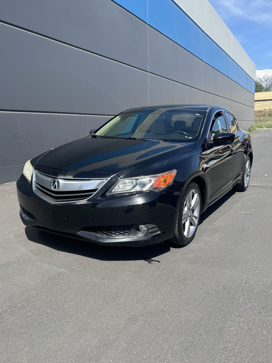 2013 Acura ILX 2.0L w/Premium