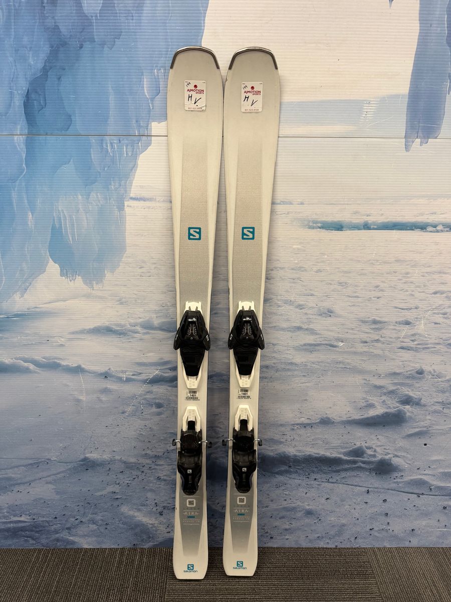 Used 2020 Salomon Aira 76 140cm Skis w/Salomon Lithium 10 Bindings