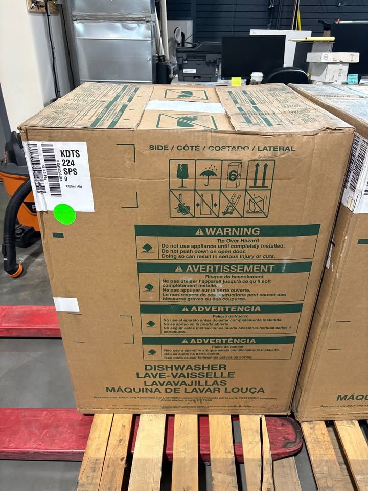 Kitchen Aid KDTS224SPS 0 24" Built-In Dishwasher, with 13 Place Setting, Stainless Steel Brand New!