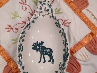 Moose country spoon holder