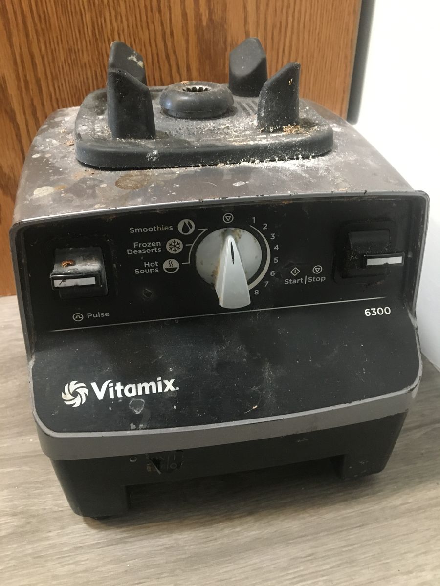 FREE - NON WORKING Vitamix, for parts or repair.