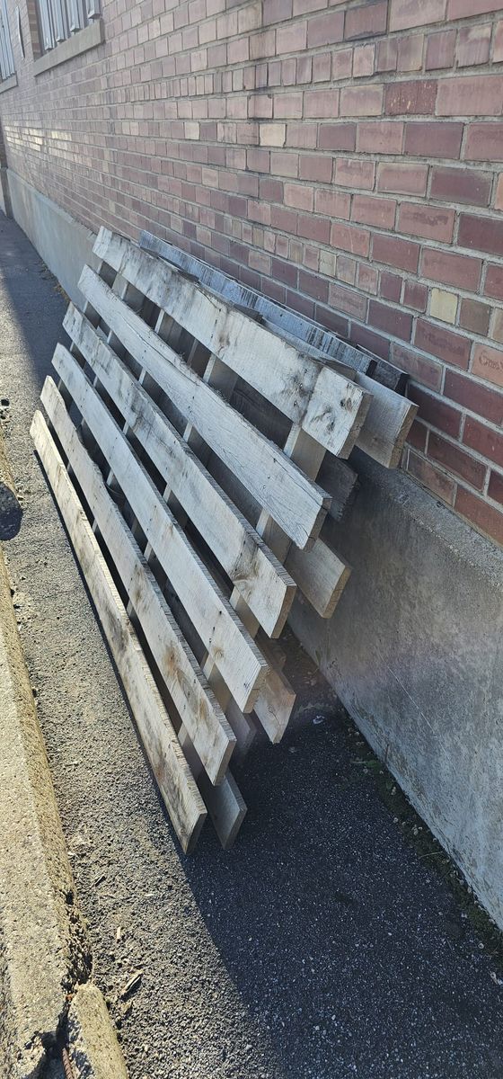 Large HD pallets