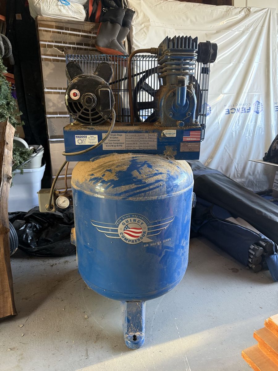 Quincy Air Master Series 5 HP Single-Stage 30 Gallon Commercial Cast Iron Air Compressor
