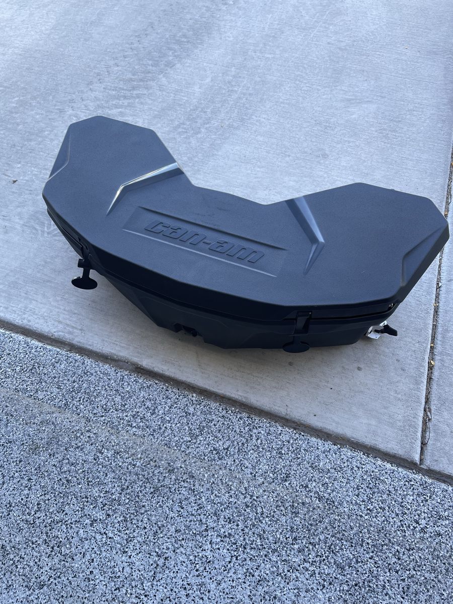 Can am Linq 8 US gallon cooler