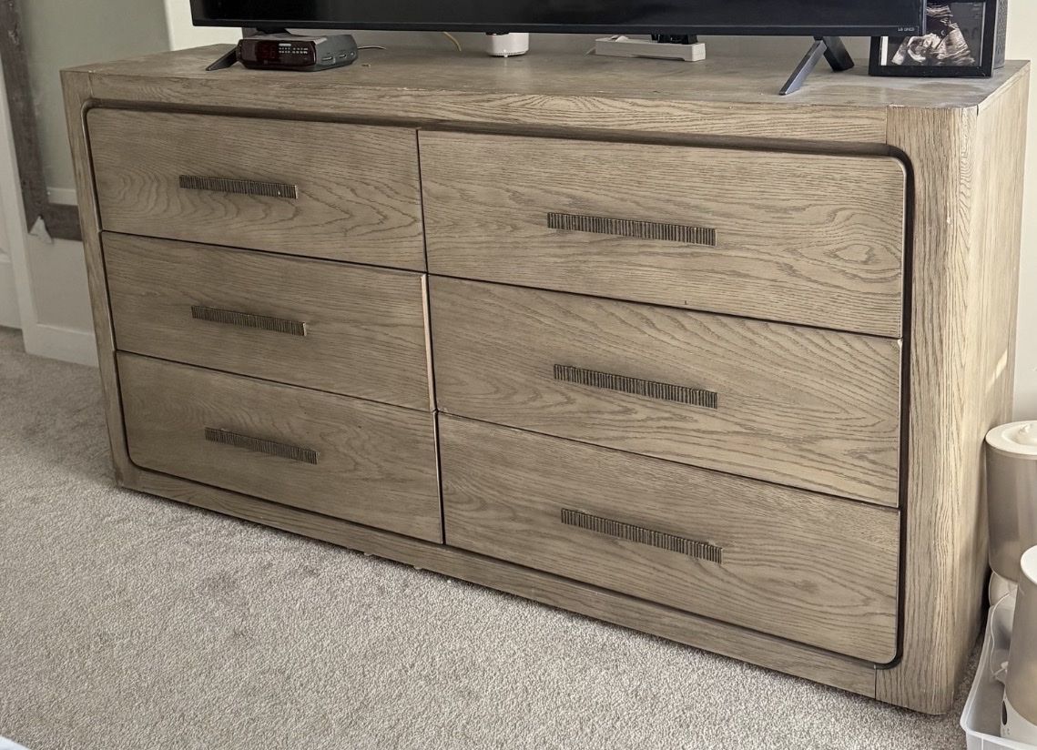 If interested please text Lena  (385) 549-9406 Modern Light Oak Wood 6-Drawer Dresser & Matching Nightstand Set