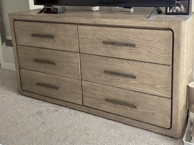 If interested please text Lena (385) 549-9406 Modern Light Oak Wood 6-Drawer Dresser & Matching Nightstand Set