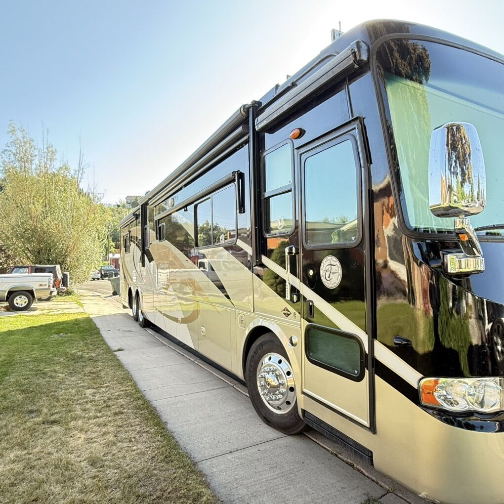 Tiffin Allegro Bus 42QRP 2008