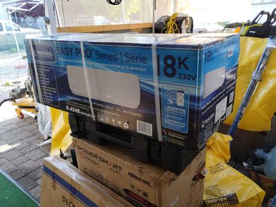 MINI SPLIT IN DOOR UNIT 750 RETAIL 500$