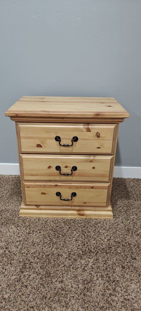 3 drawer night stand