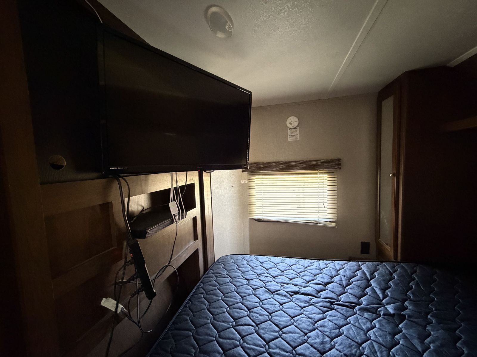 Main image 13