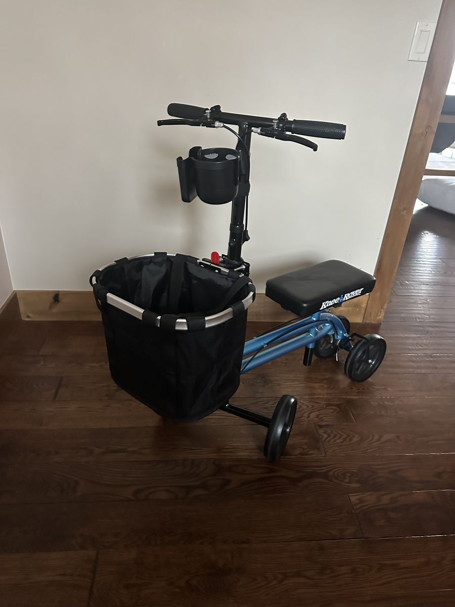 Knee scooter