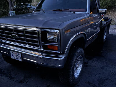 1986 Ford F-250 XLT Lariat