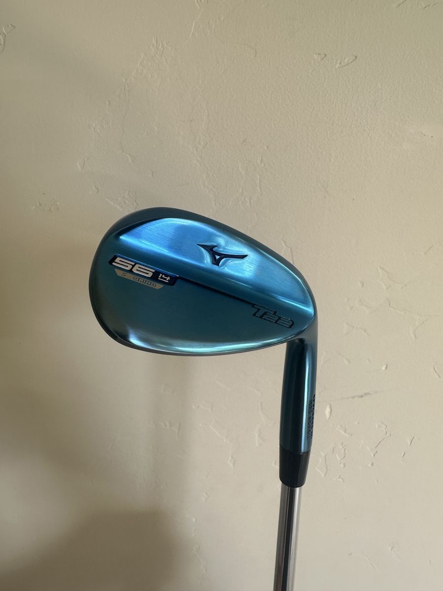 Mizuno 56 golf club wedge like new