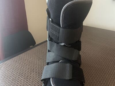 ORTHOPEDIC BOOT — DONJOY MATRIX 2
