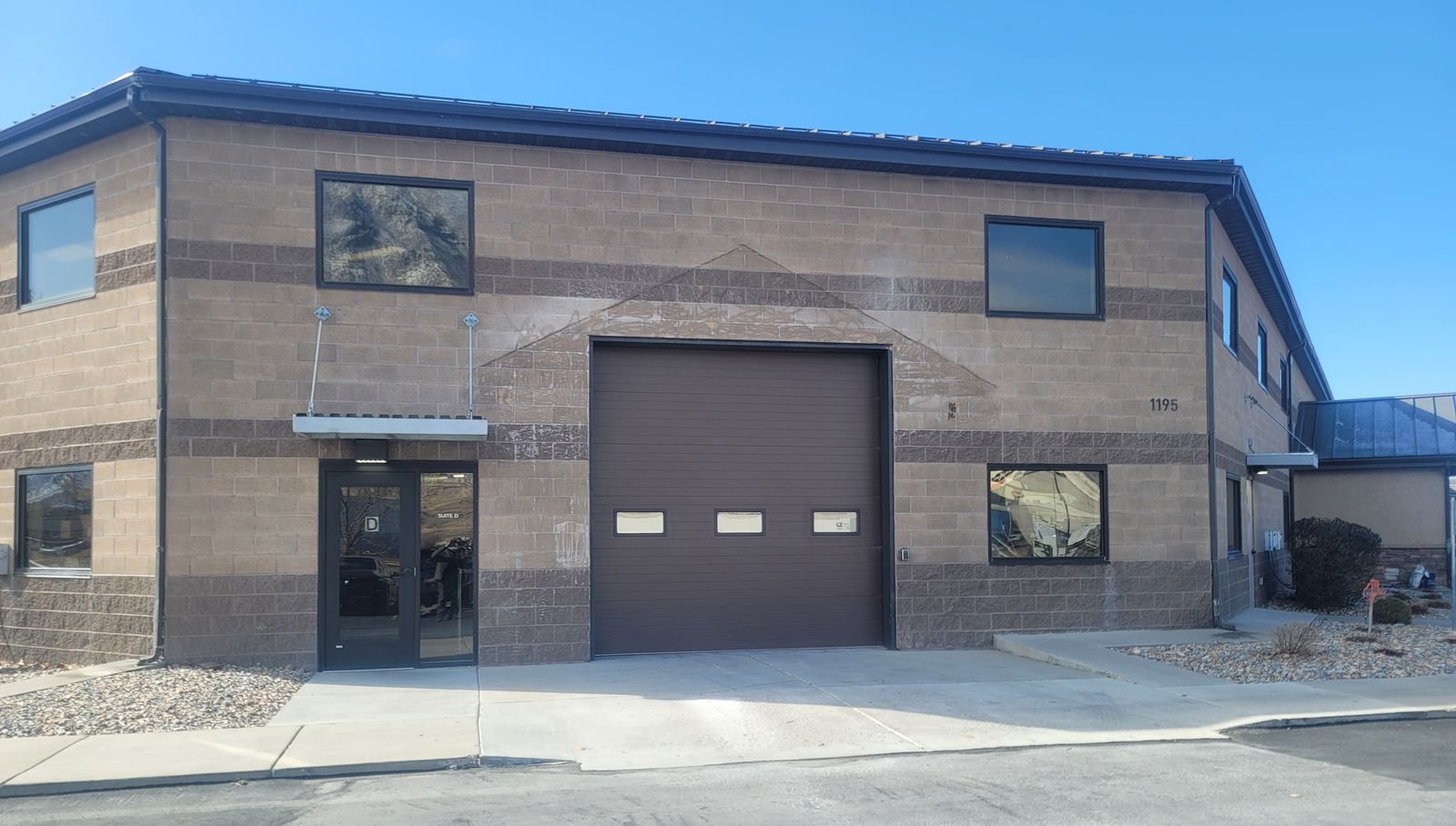 Nice, Finished 6K sqft Air conditioned Flex unit, easy I-15 access Springville