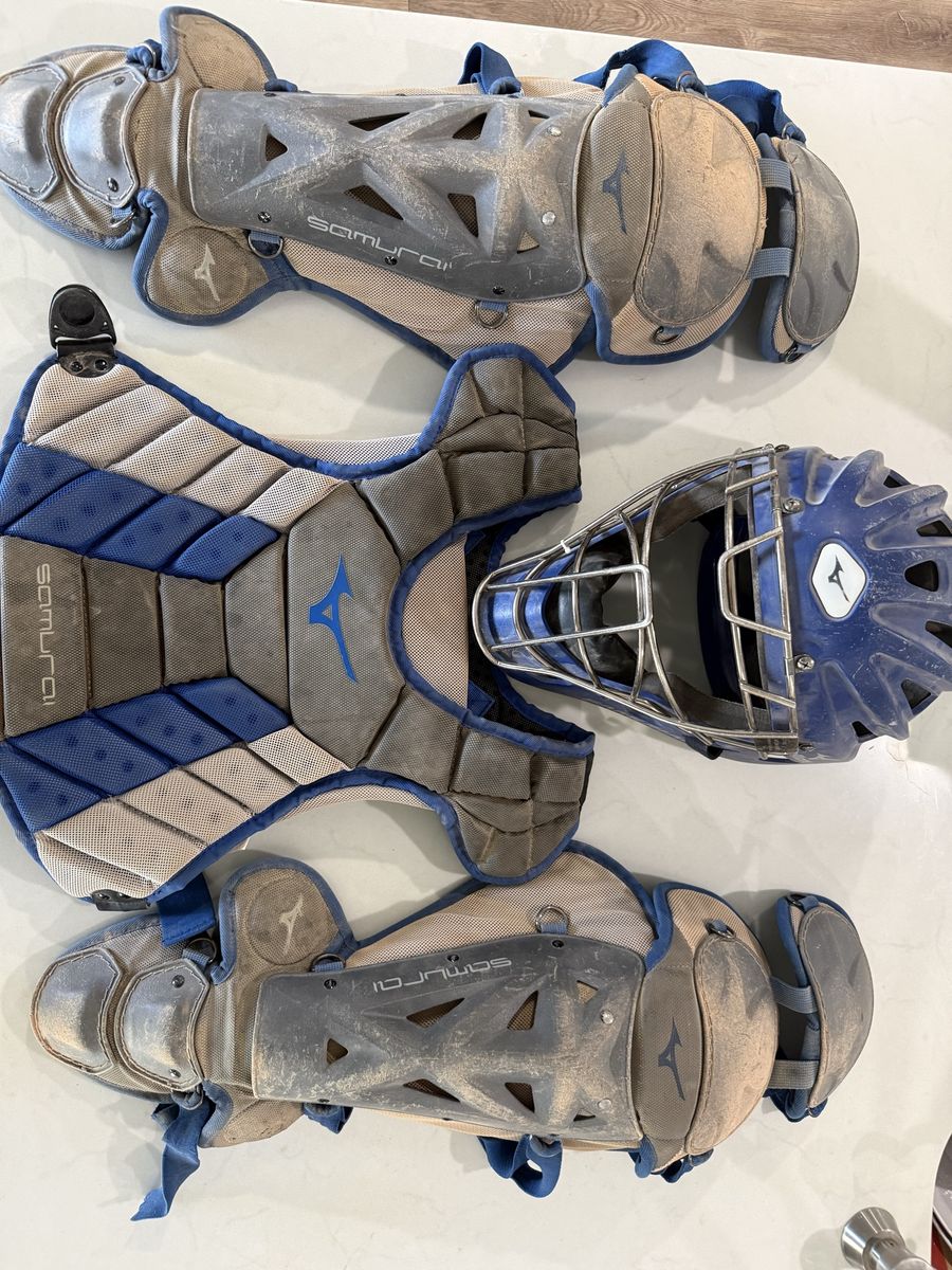 Mizuno Samurai Catchers Gear Set (Leg Guards, Chest Protector, Helmet) & Easton Bag, Blue/Gray