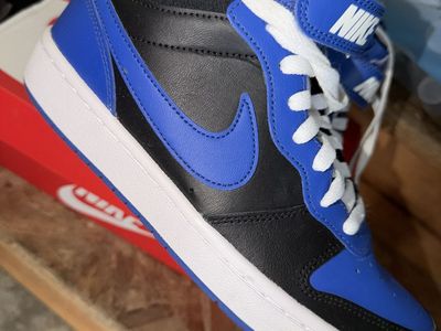Nikes 6Y