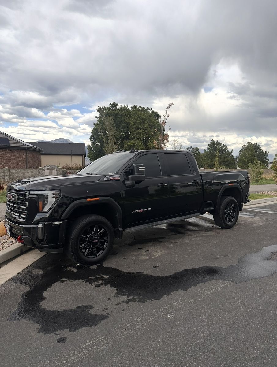2024 GMC 2500 AT4