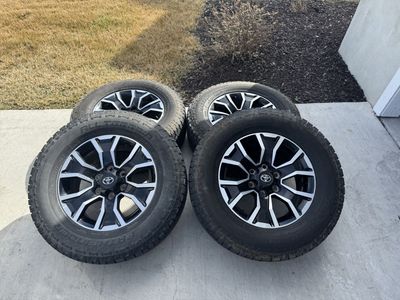 Toyota Tacoma 4Runner Rims and Tires 265/70R17
