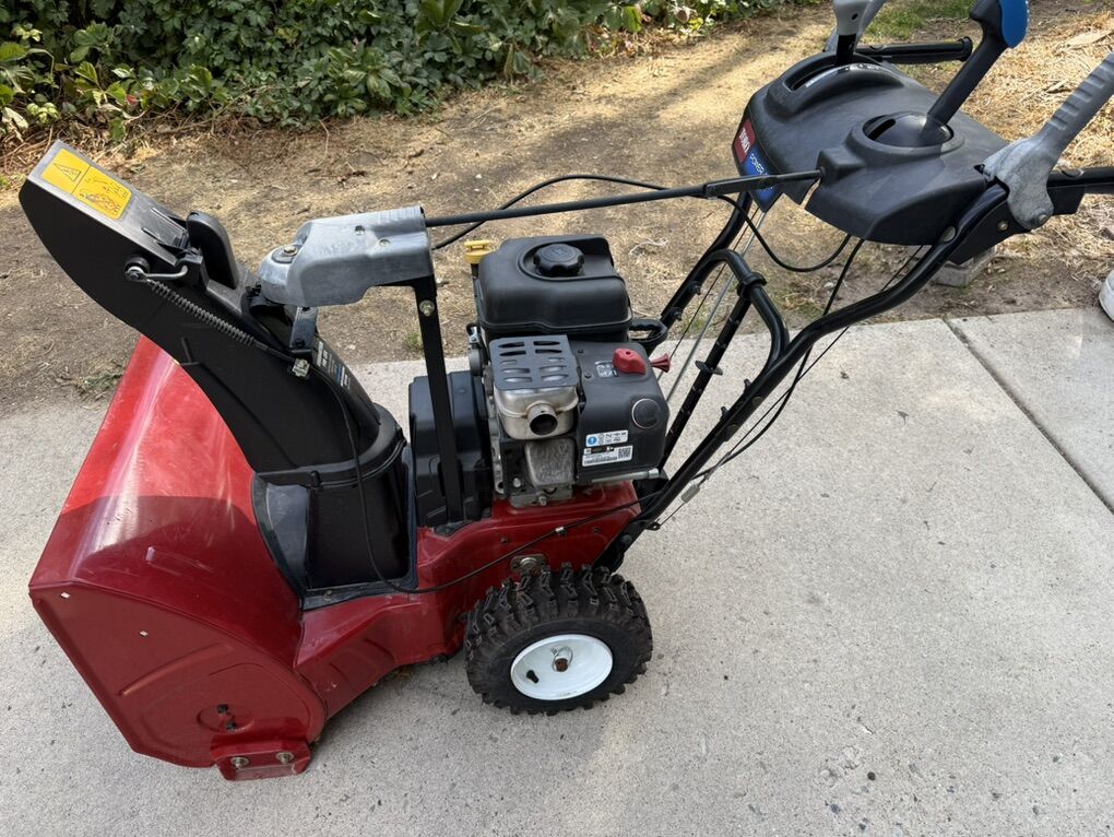 Toro Power Max 724 OE two stage