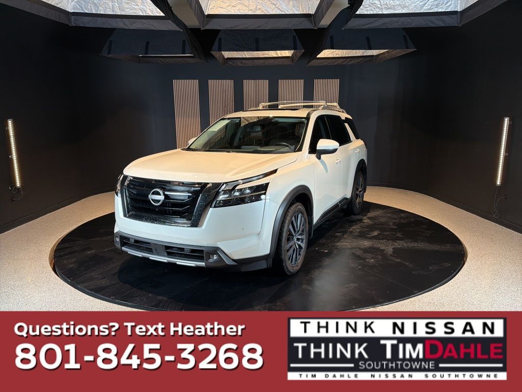 2022 Nissan Pathfinder Platinum