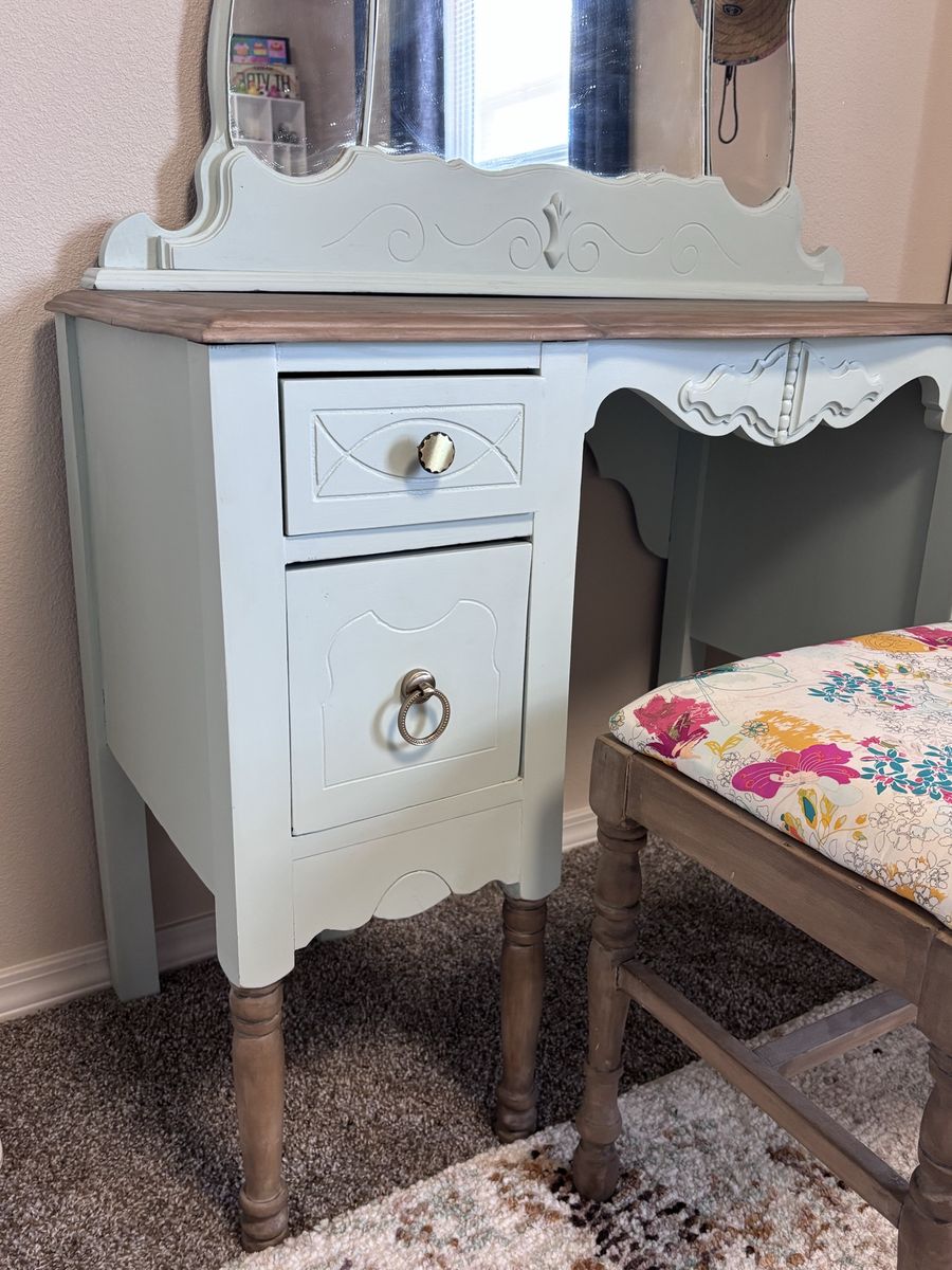 Vintage Vanity For Sale