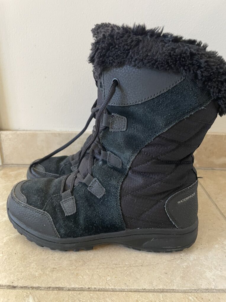 Kids Size 7 Winter Boots